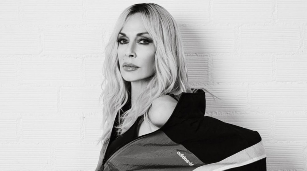 Άννα Βίσση: Παίζει τένις στο γήπεδο του σπιτιού της [εικόνα]